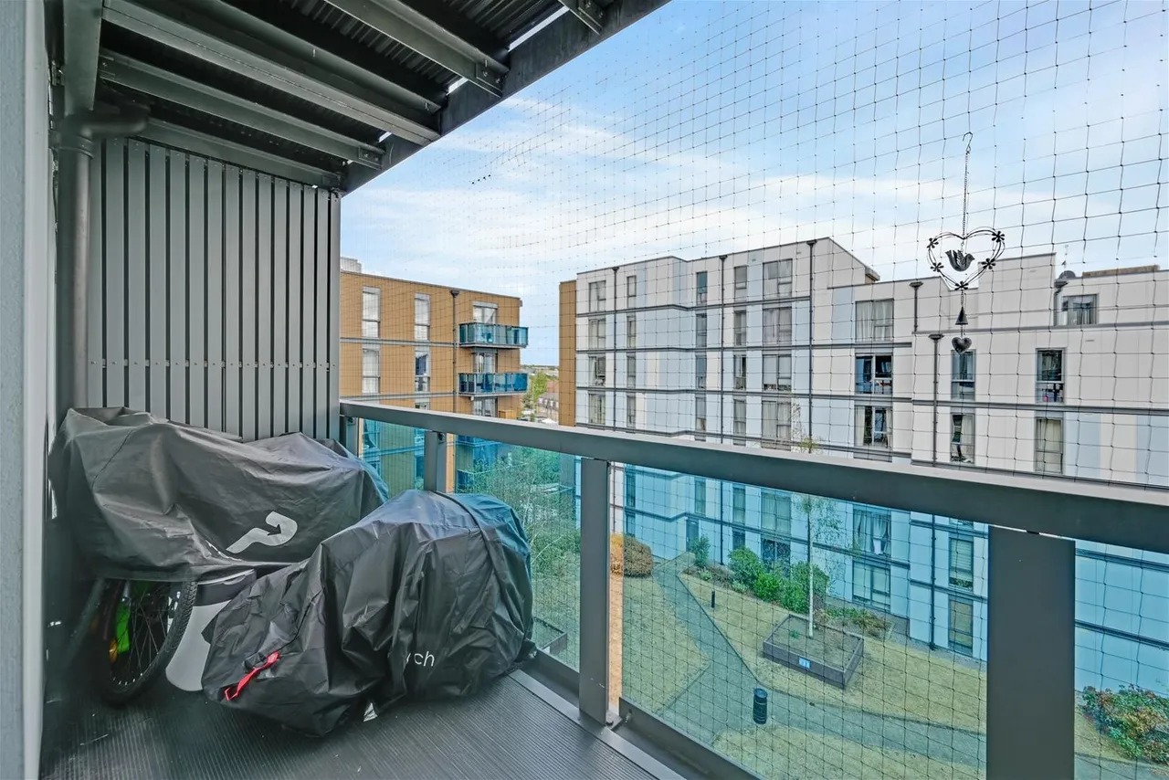 Needleman Close, London, photo 15
