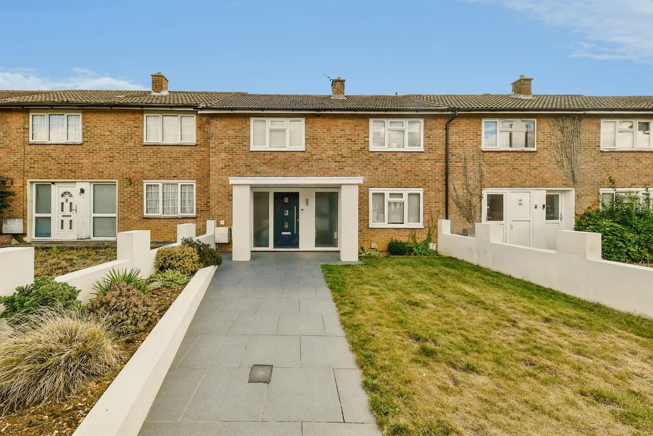 4 bed house for sale — Broad Oak Way, Stevenage