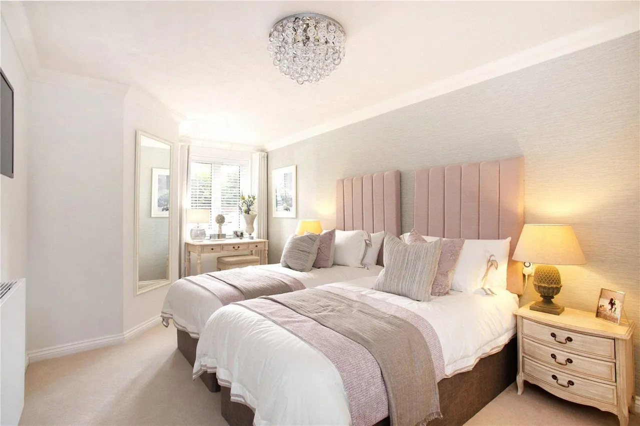 Dovehouse Lodge, Wratten Road, Hitchin, SG5, photo 6