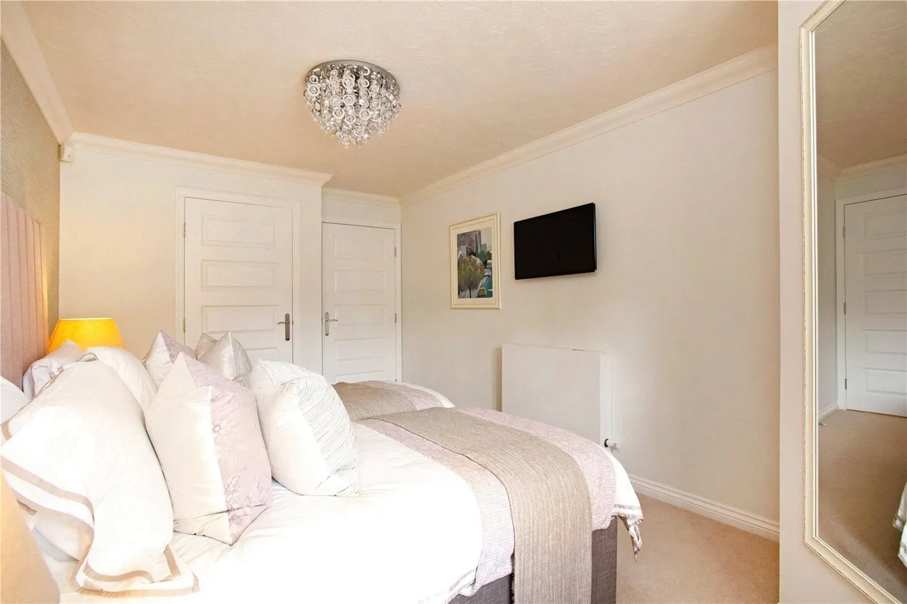 Dovehouse Lodge, Wratten Road, Hitchin, SG5, photo 10