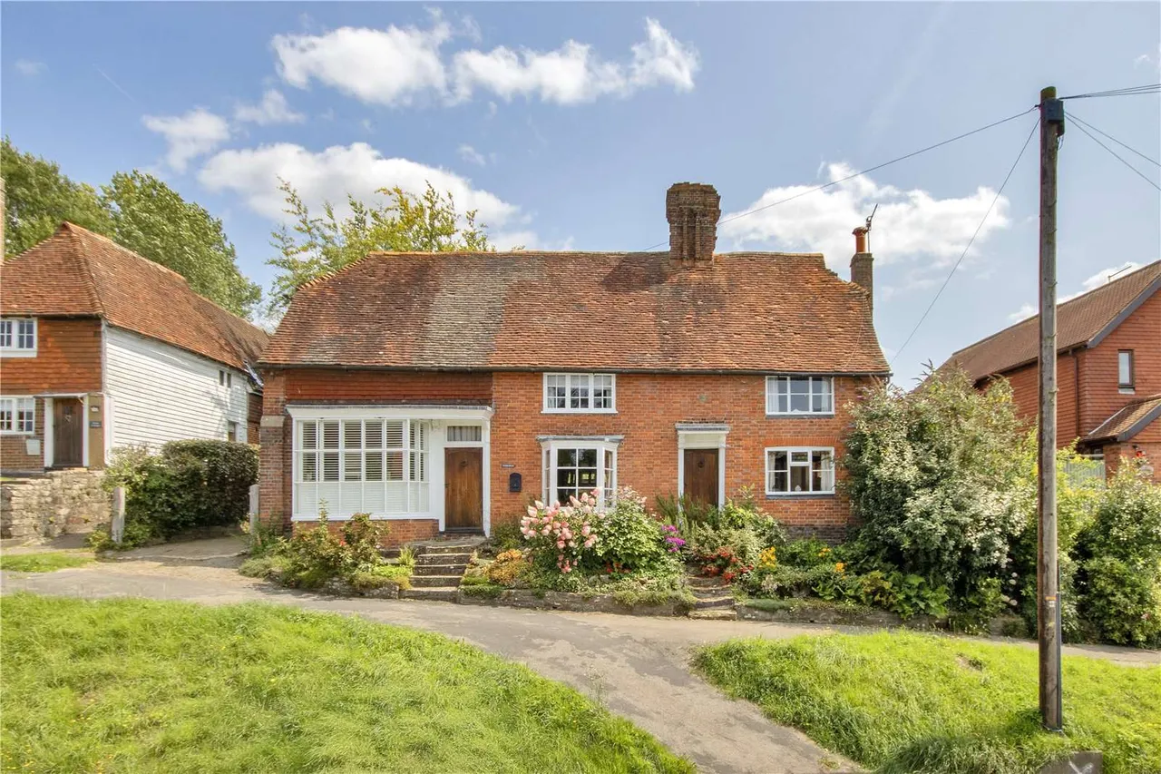 5 bed house for sale — School Hill, Lamberhurst, Tunbridge Wells, Kent, TN3 8DQ