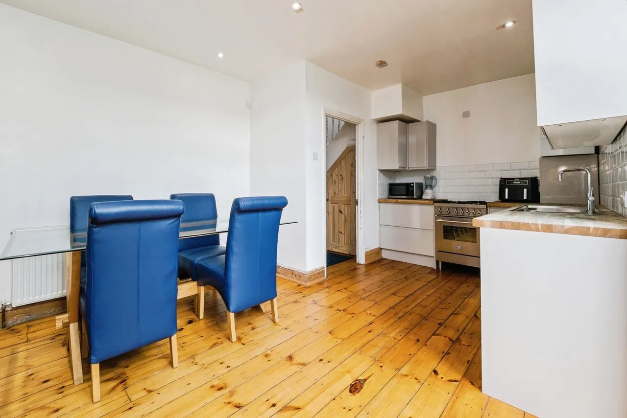 Marmion Avenue, London, E4, photo 8