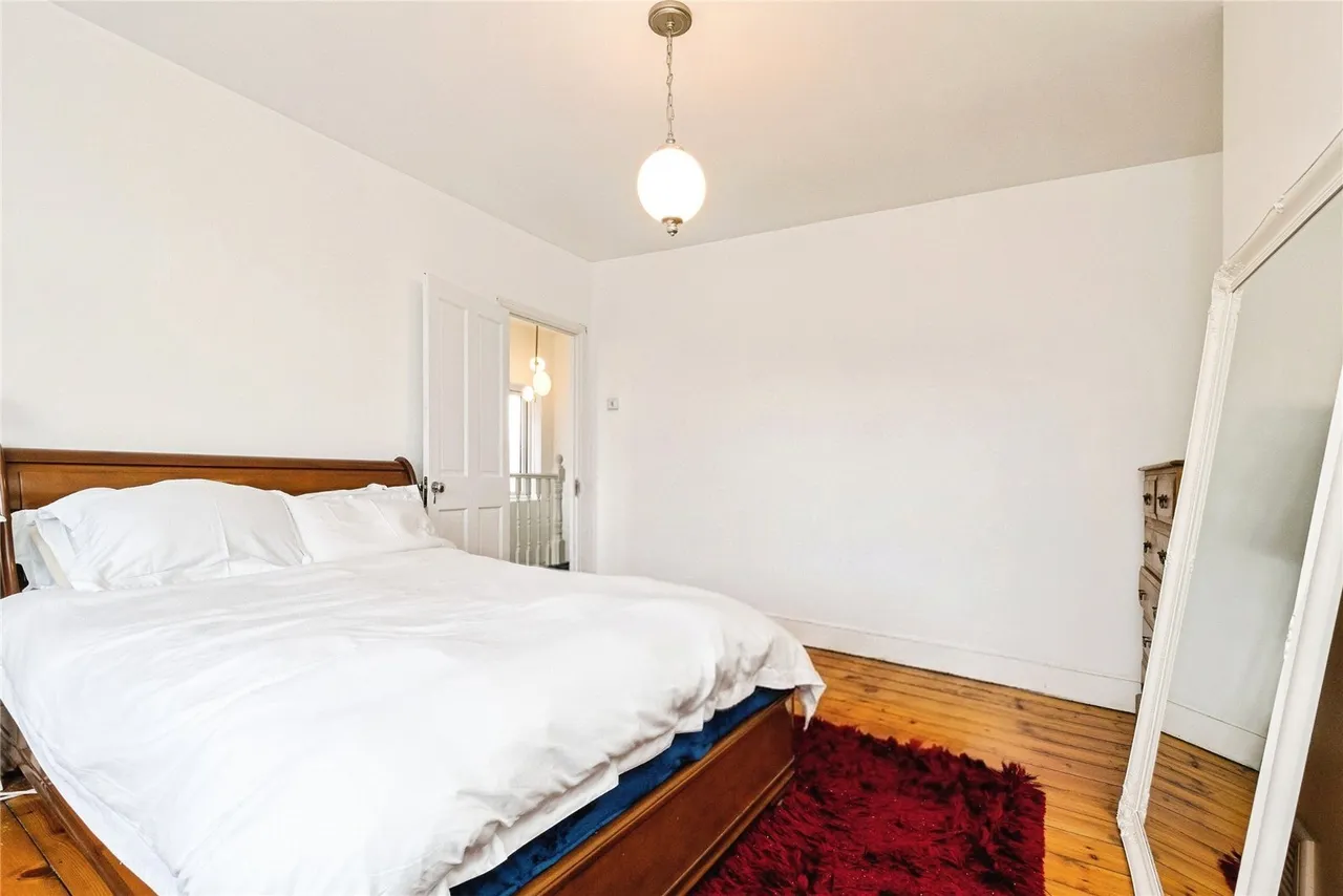 Marmion Avenue, London, E4, photo 19