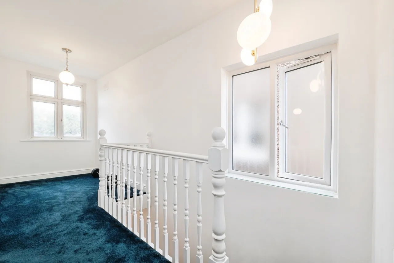 Marmion Avenue, London, E4, photo 13