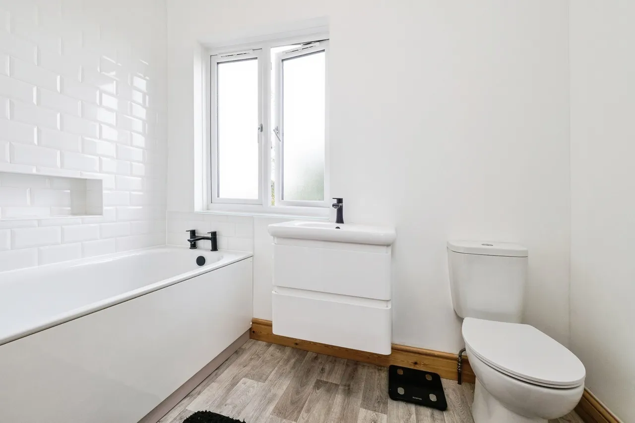 Marmion Avenue, London, E4, photo 10