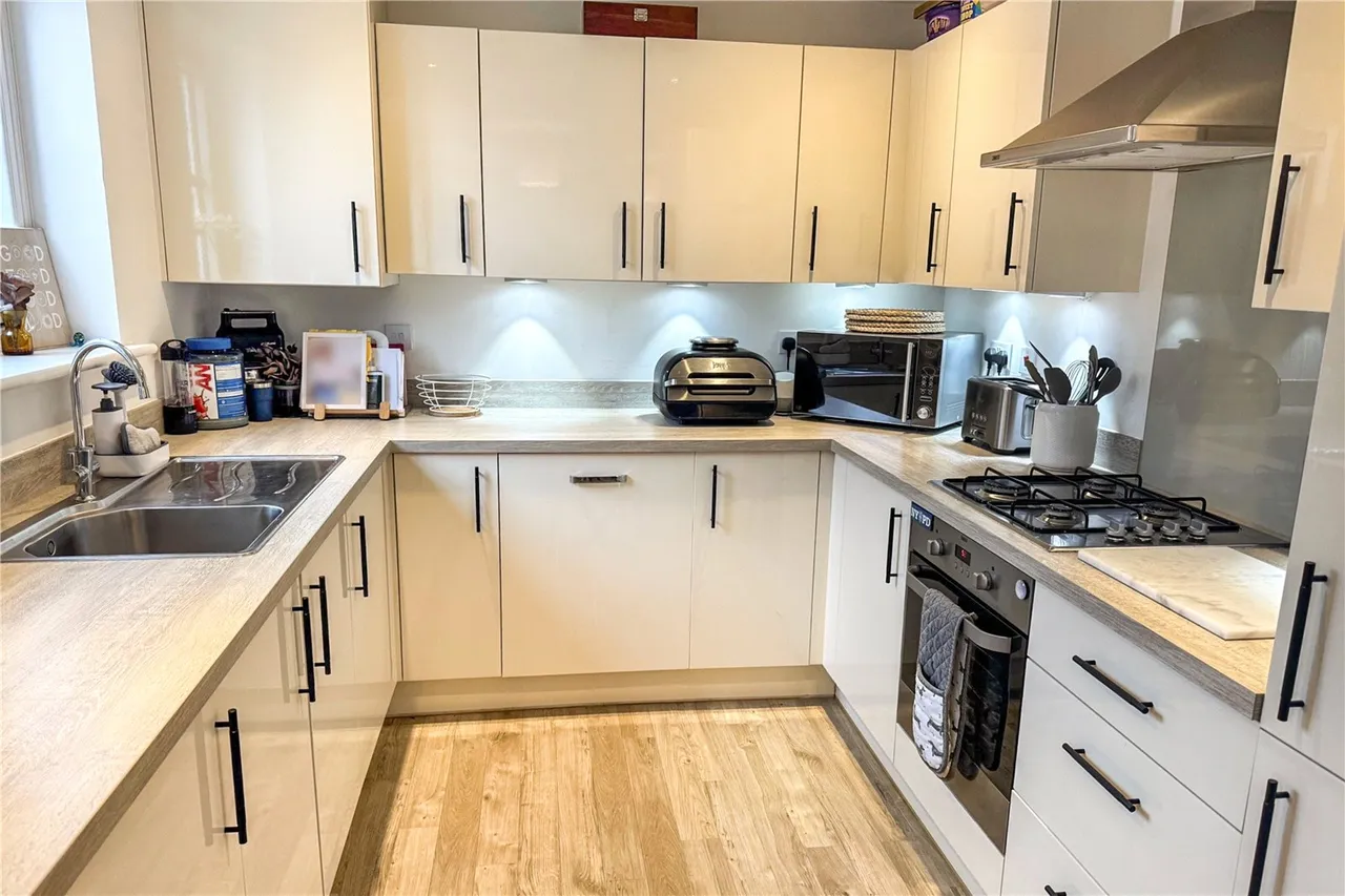 Montgomery Avenue, Wellesley, Aldershot, Hampshire, GU11 4DH, photo 5