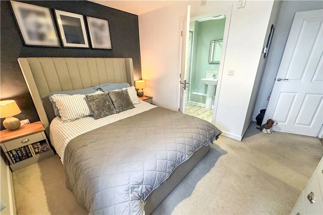 Montgomery Avenue, Wellesley, Aldershot, Hampshire, GU11 4DH, photo 9