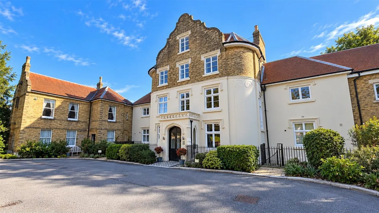 2 bed flat for sale, Pegwell Road, Ramsgate, CT11