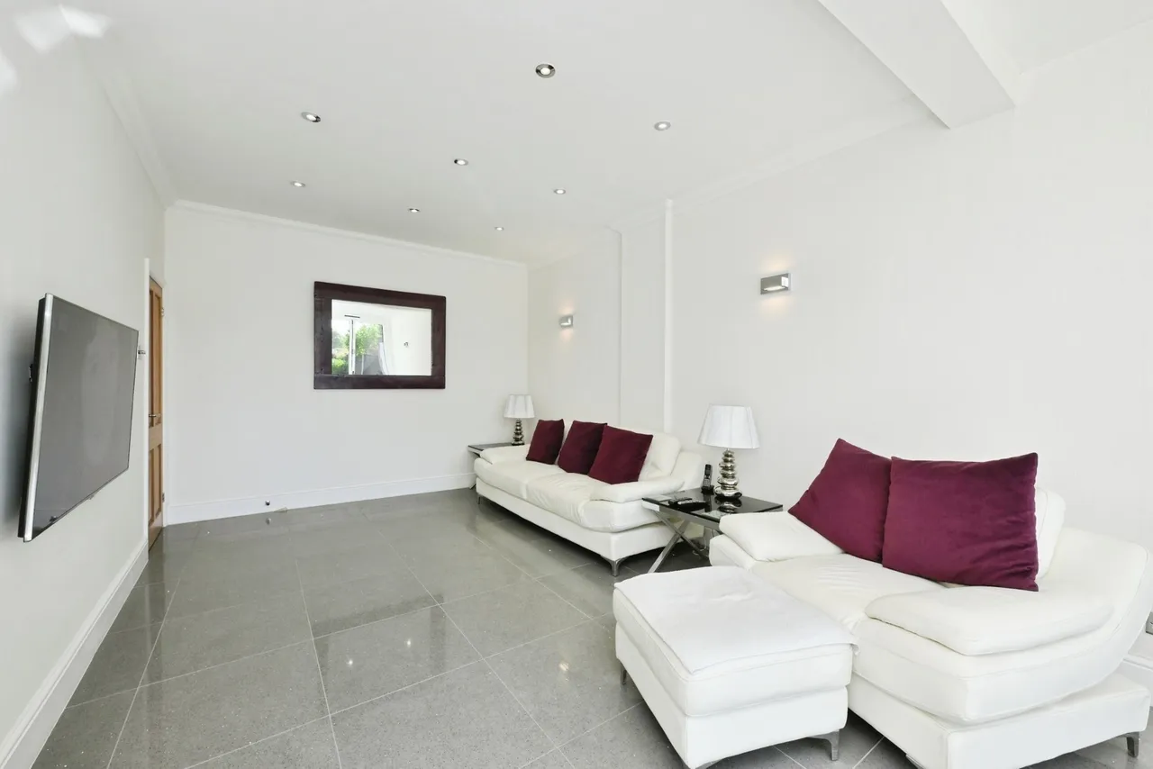 Southbury Road, Enfield, EN1, photo 8