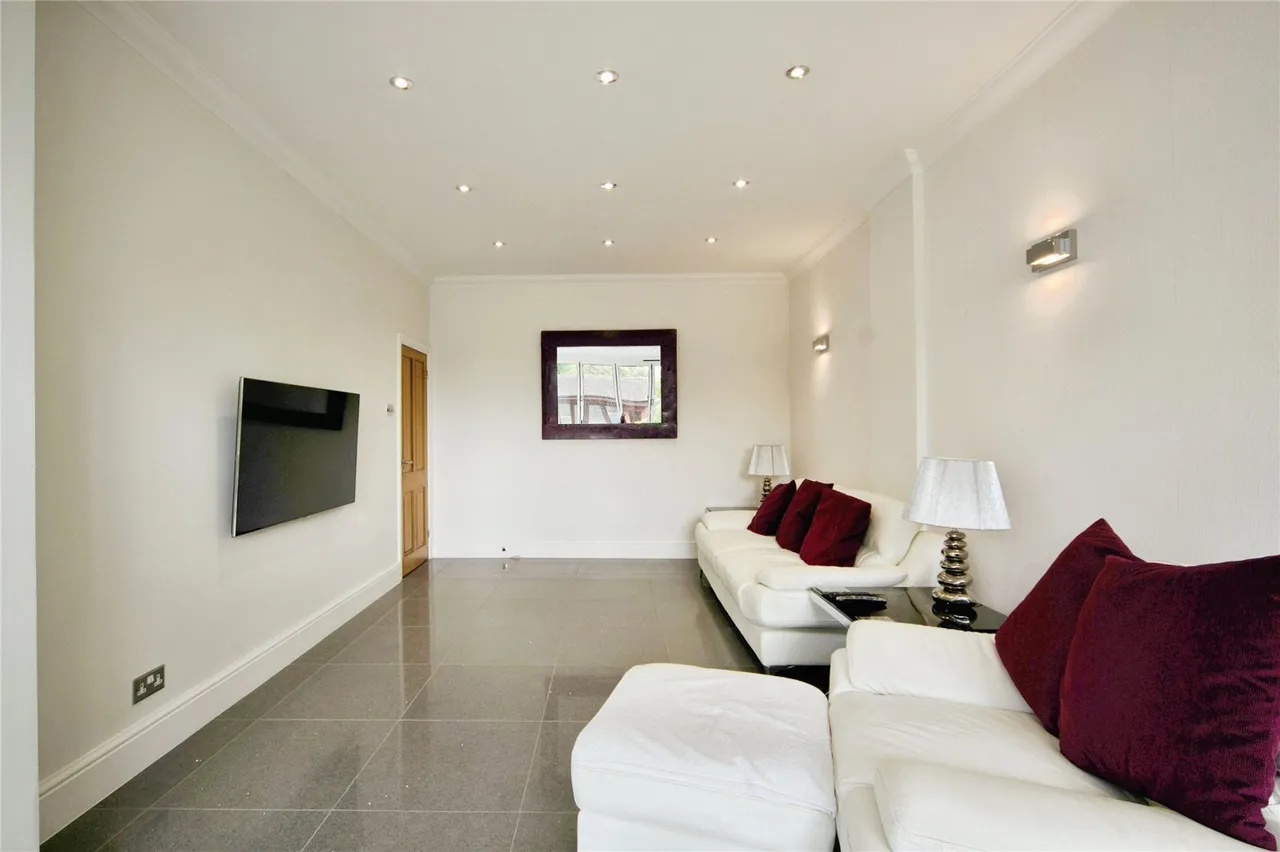 Southbury Road, Enfield, EN1, photo 16