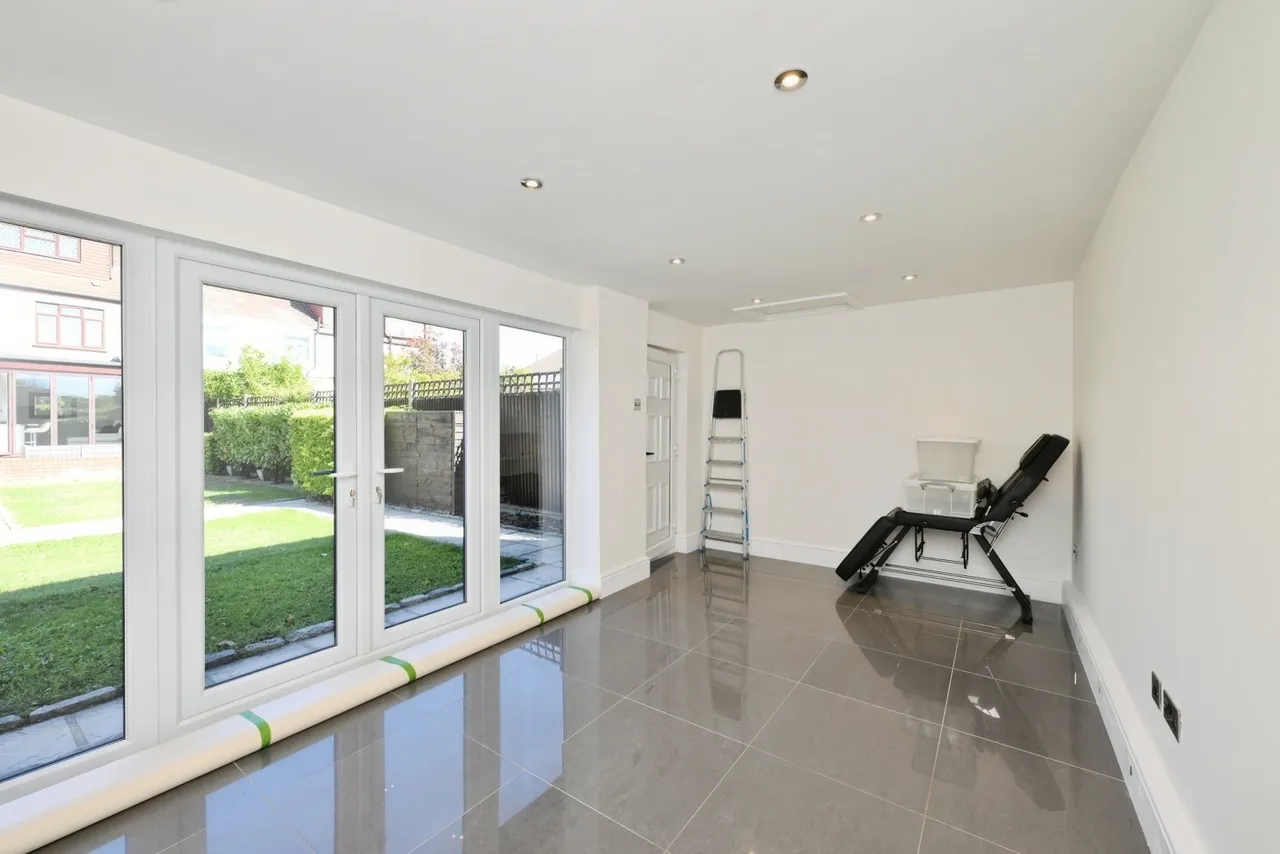 Southbury Road, Enfield, EN1, photo 31