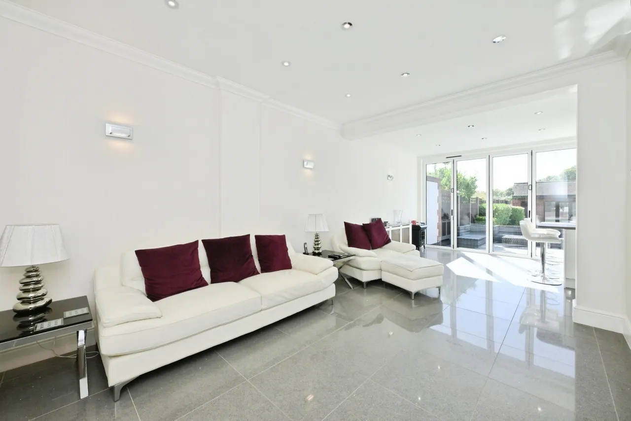 Southbury Road, Enfield, EN1, photo 7