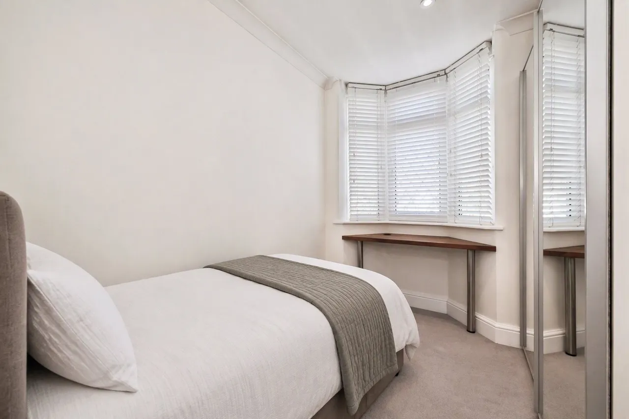Southbury Road, Enfield, EN1, photo 21