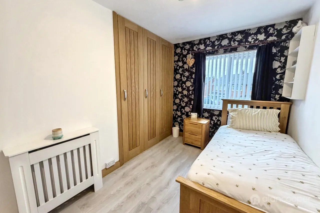 Southfield Close, Weddington, CV10, photo 18