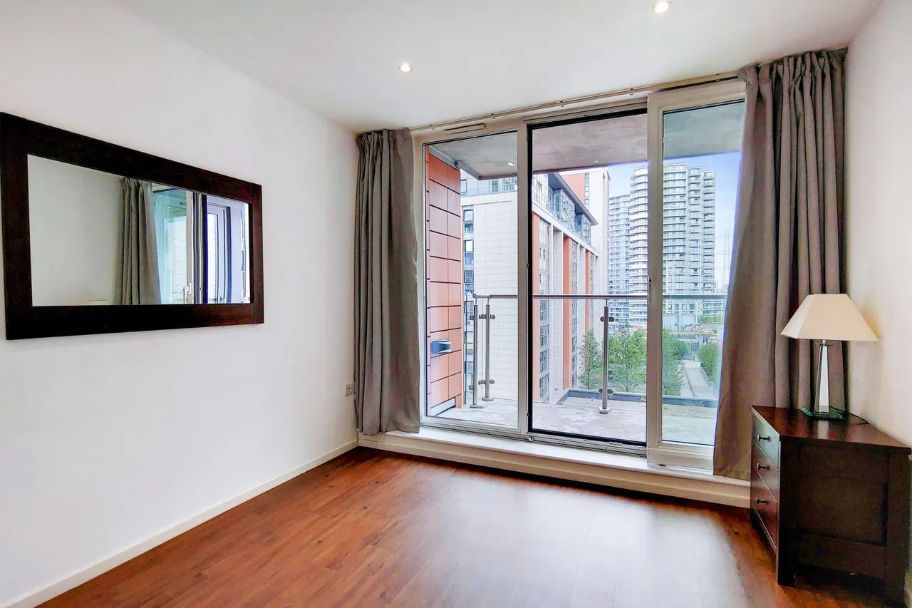 Western Gateway, London, E16, photo 5