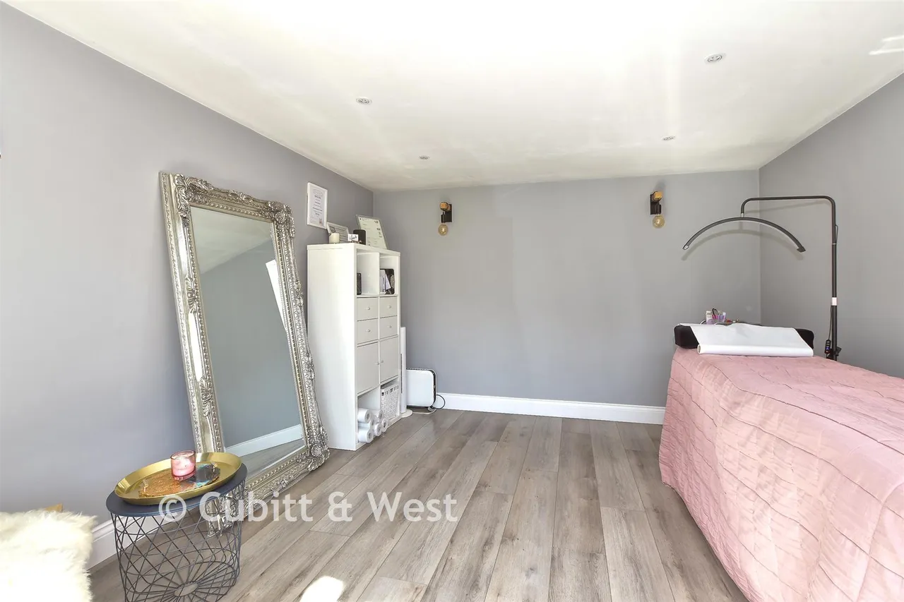 Gordon Road, Haywards Heath, RH16, photo 20