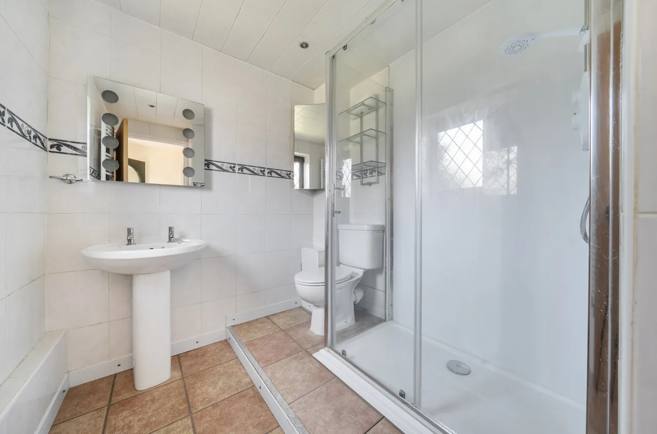Johnsons Way, Greenhithe, DA9, photo 12