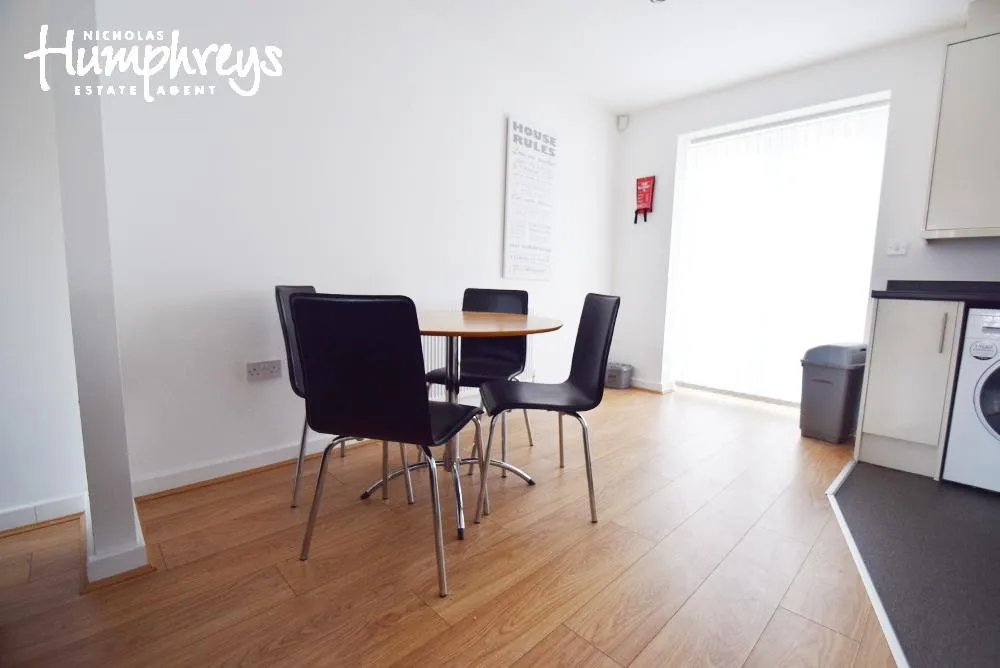 Lyme Valley Mews, Newcastle-Under-Lyme, ST5, photo 6