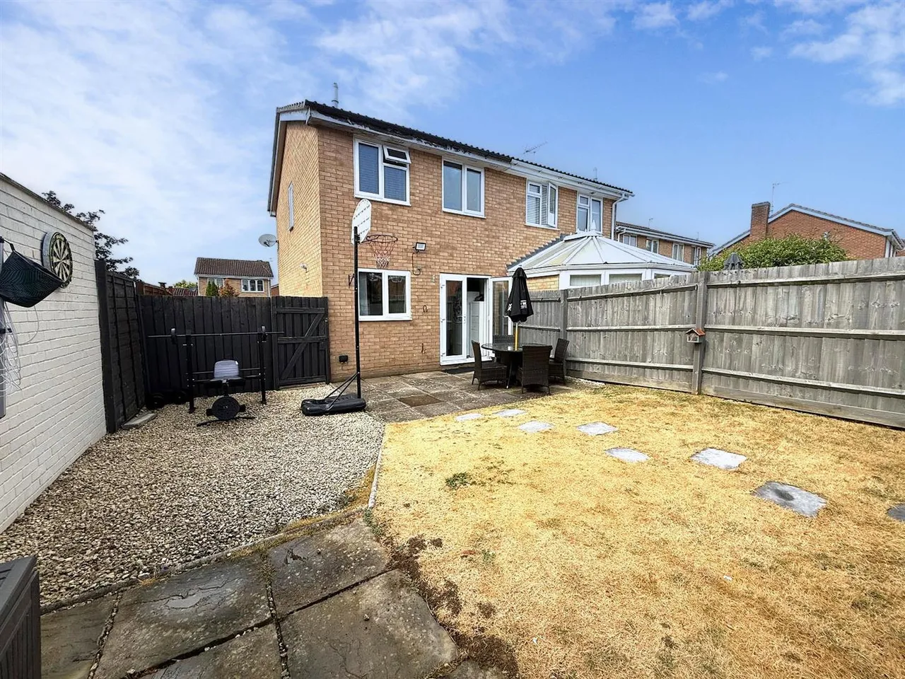 Summit Rise, East Hunsbury, photo 11