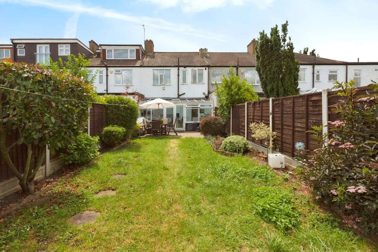 Fullwell Avenue, Ilford, IG6, photo 17