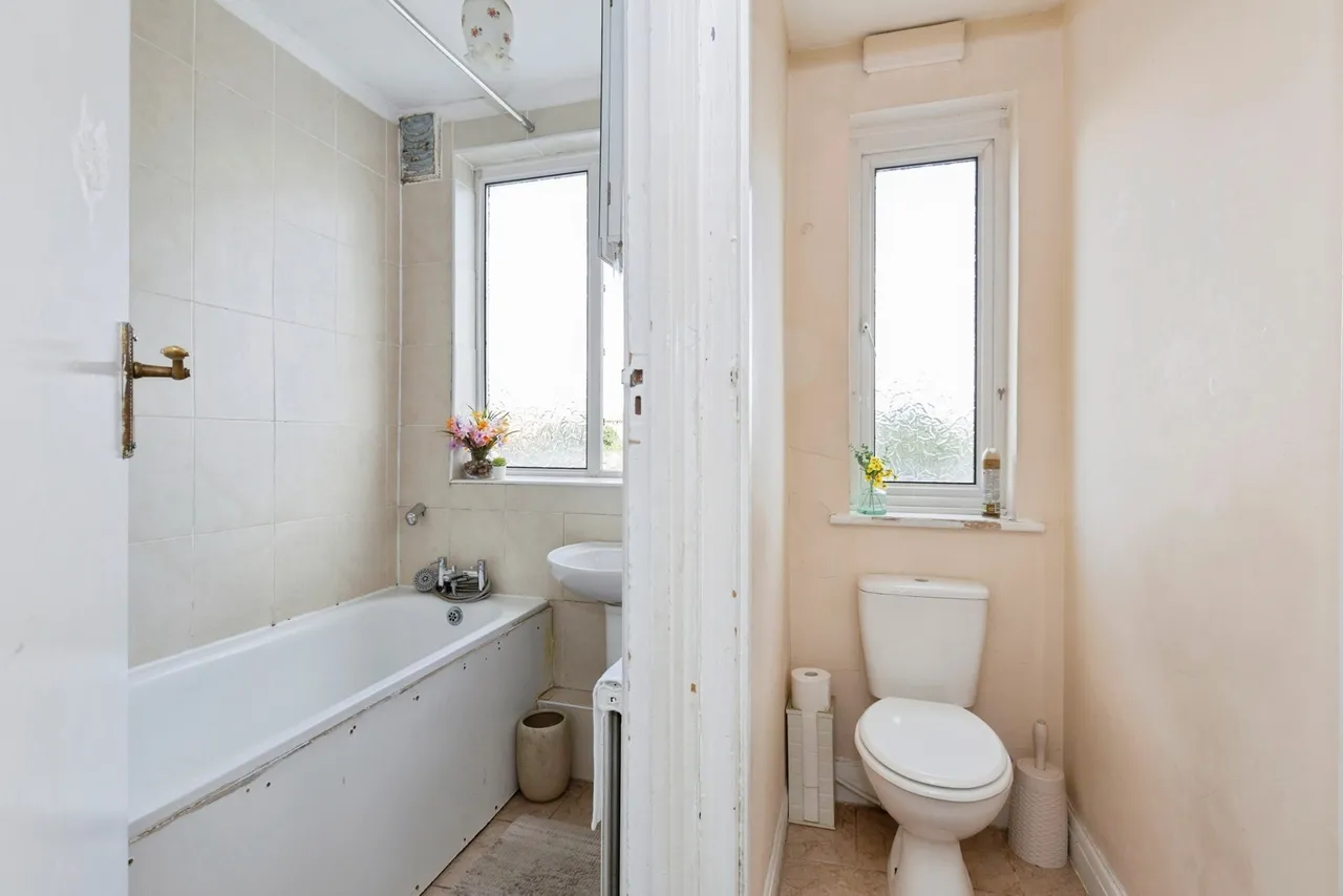 Fullwell Avenue, Ilford, IG6, photo 15