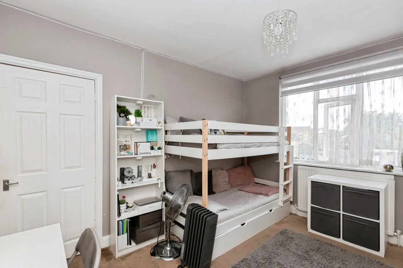Fullwell Avenue, Ilford, IG6, photo 13