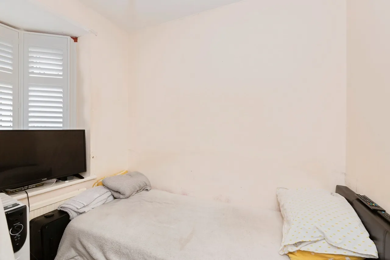 Fullwell Avenue, Ilford, IG6, photo 14