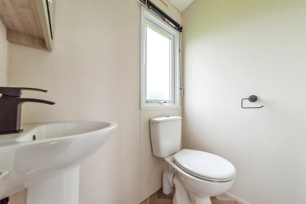 Lincoln Road, Tuxford, NG22, photo 15