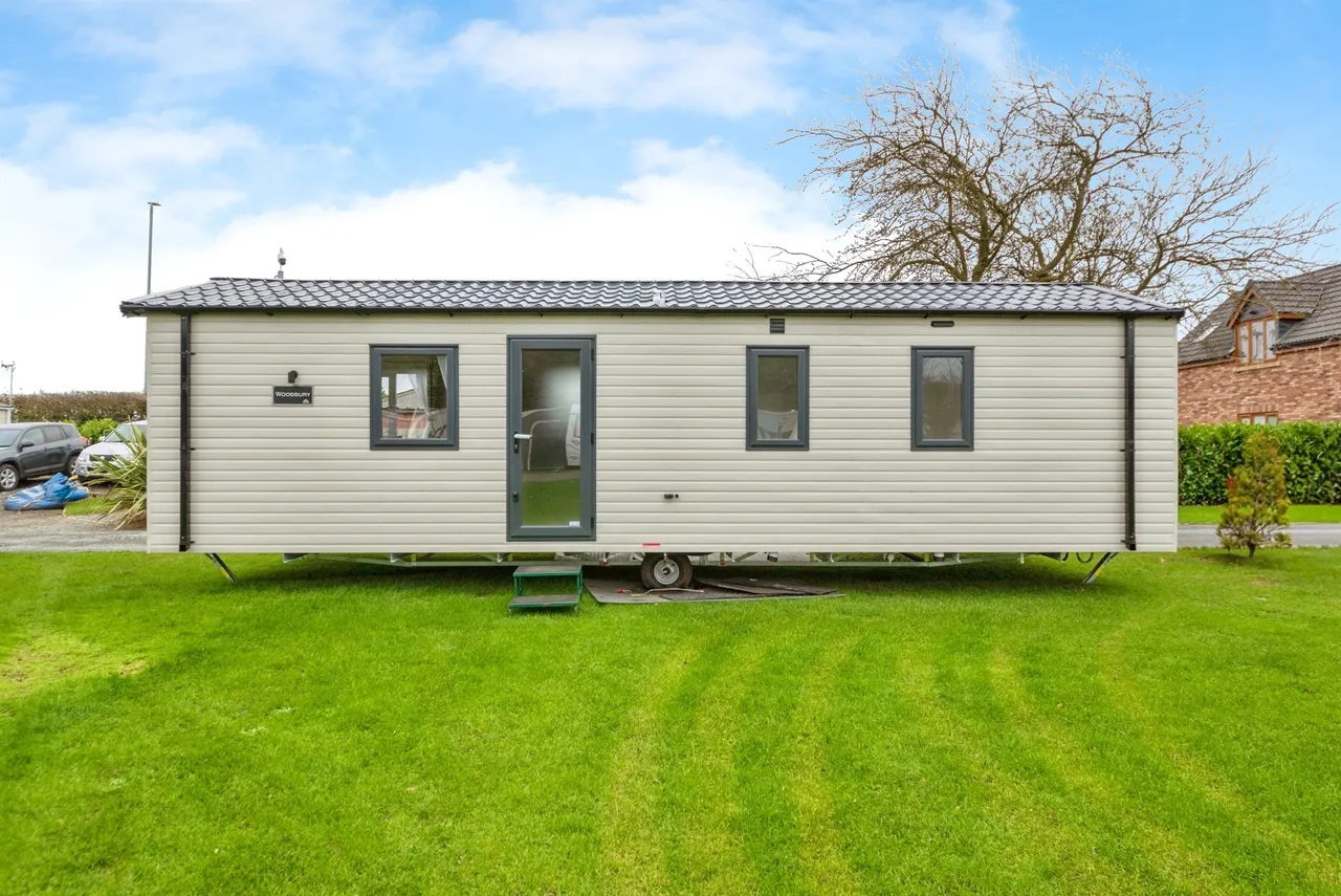 Lincoln Road, Tuxford, NG22, photo 16