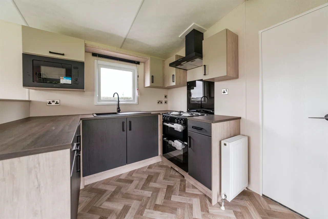 Lincoln Road, Tuxford, NG22, photo 3