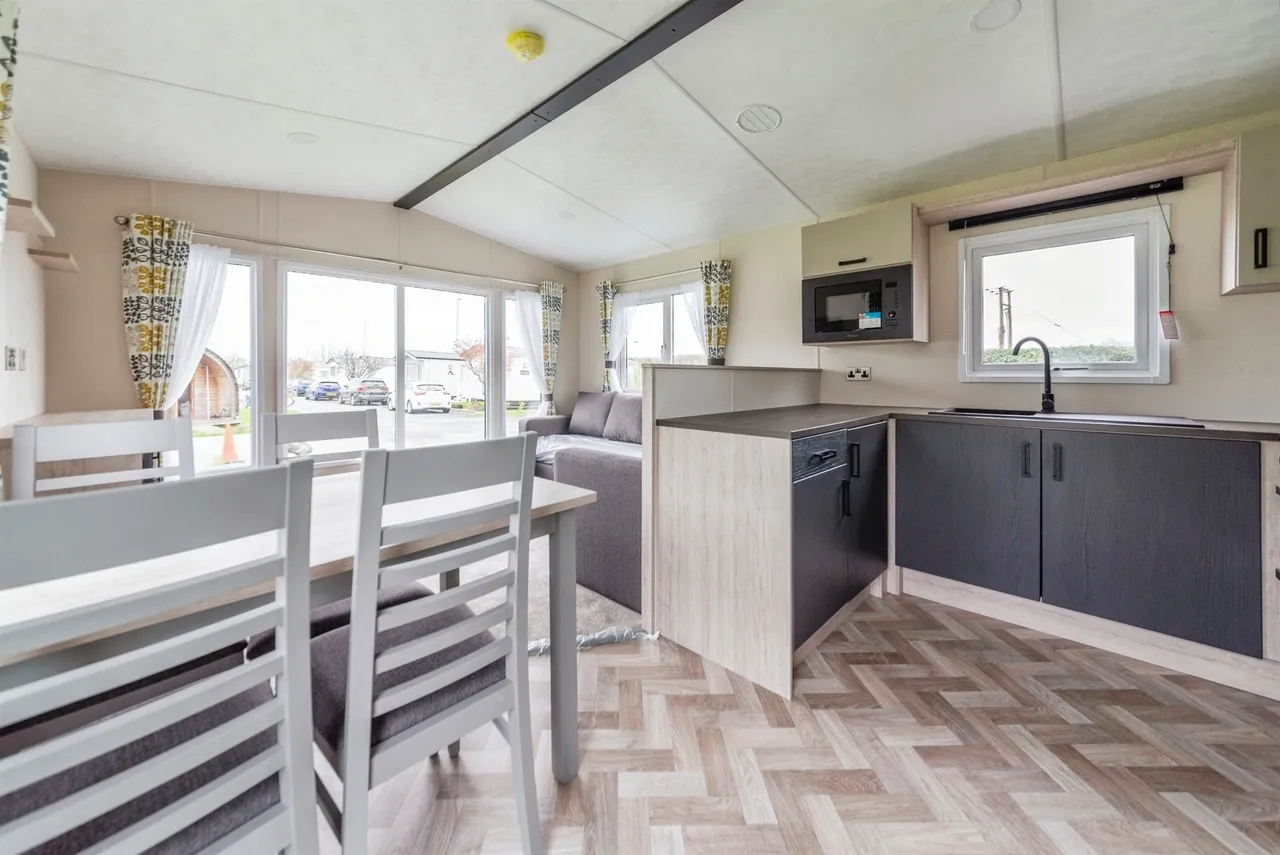 Lincoln Road, Tuxford, NG22, photo 9