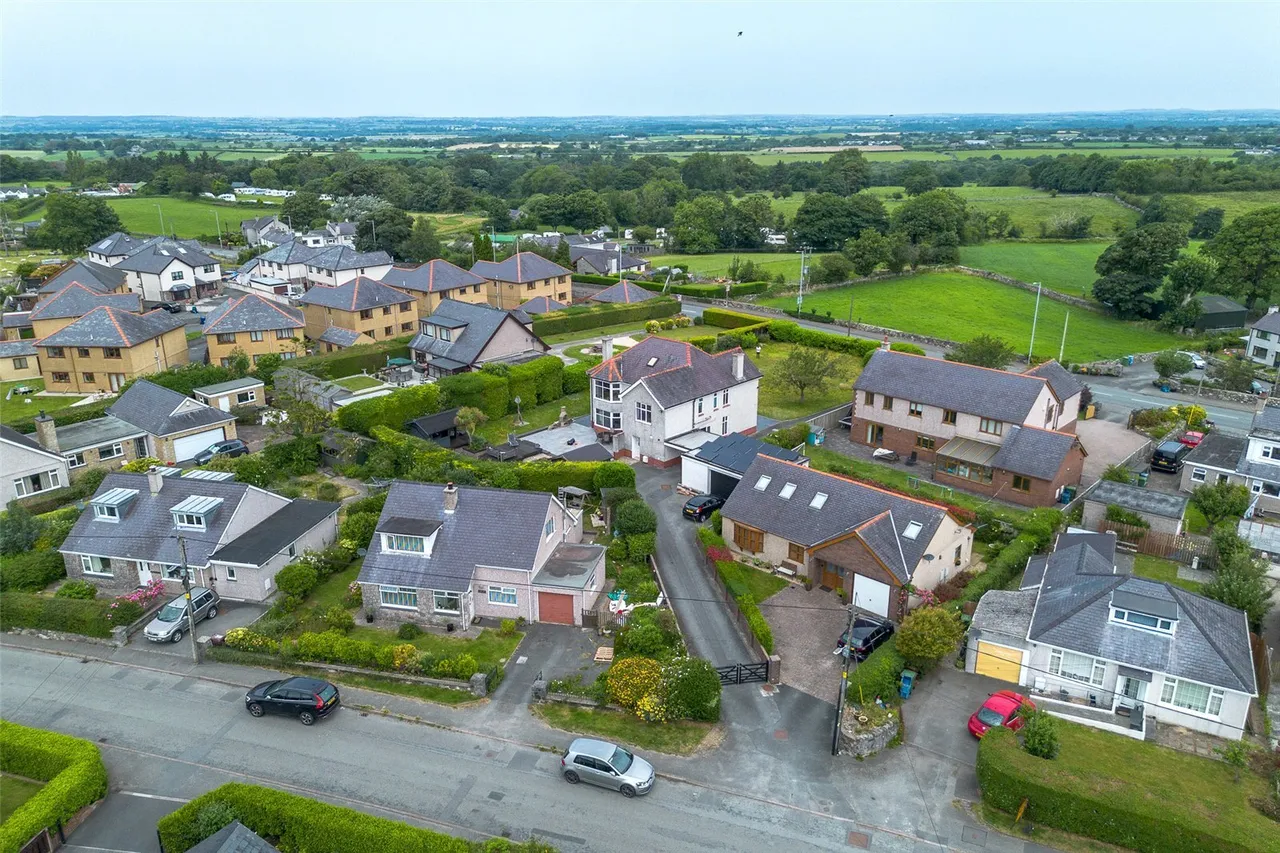Llanrug, Caernarfon, LL55, photo 37