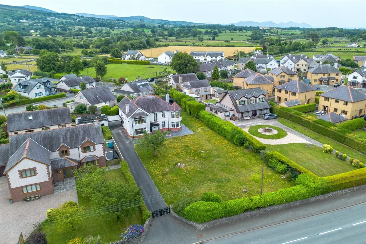 Llanrug, Caernarfon, LL55, photo 40