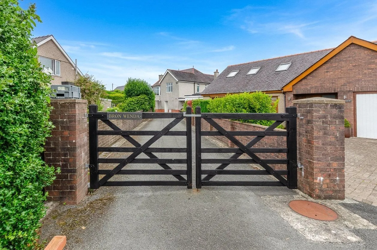Llanrug, Caernarfon, LL55, photo 28