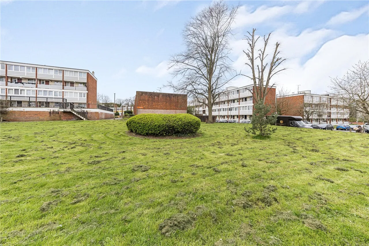 Shawford Court, Roehampton, photo 9