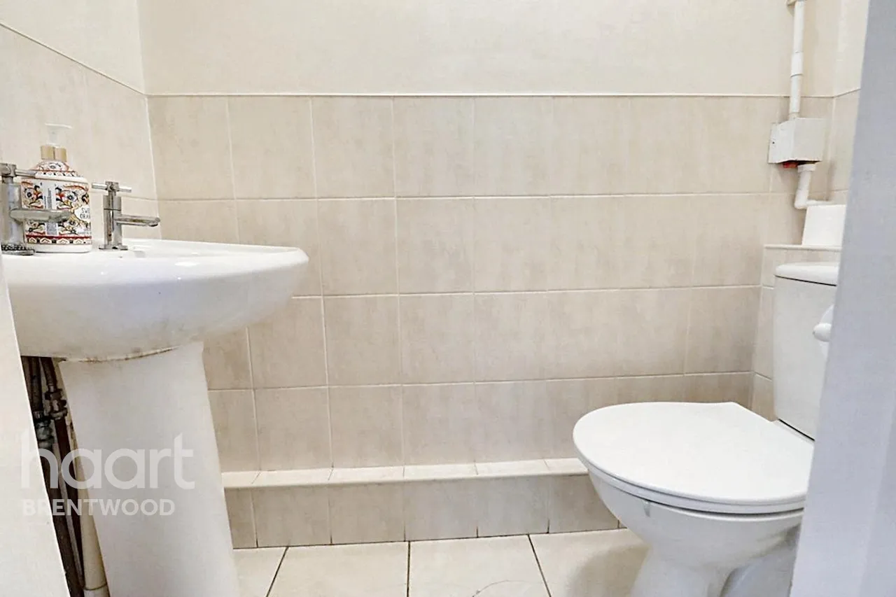 London Road, Brentwood, CM14, photo 8