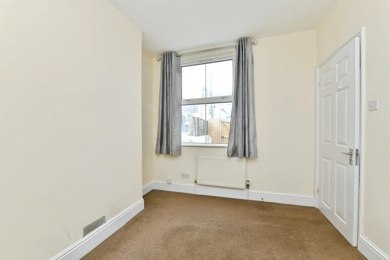 Glenmore Avenue, Plymouth, PL2, photo 10