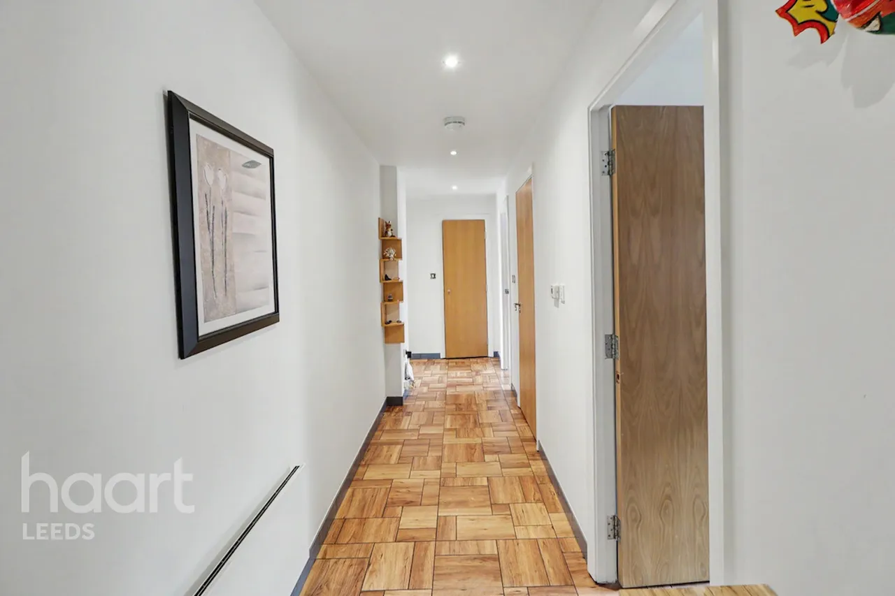 Whitehall Quay, Leeds, LS1, photo 2