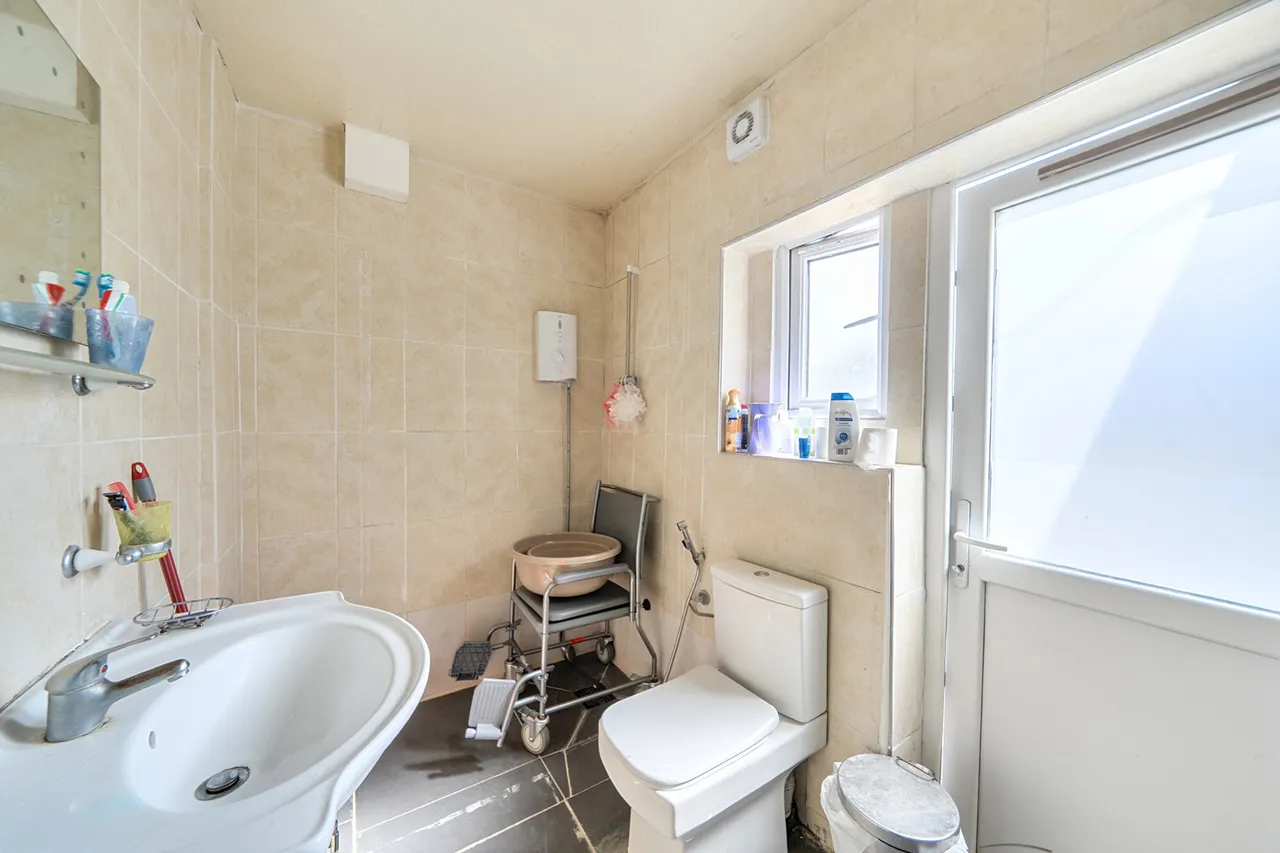 Chapman Crescent, Harrow, HA3, photo 18