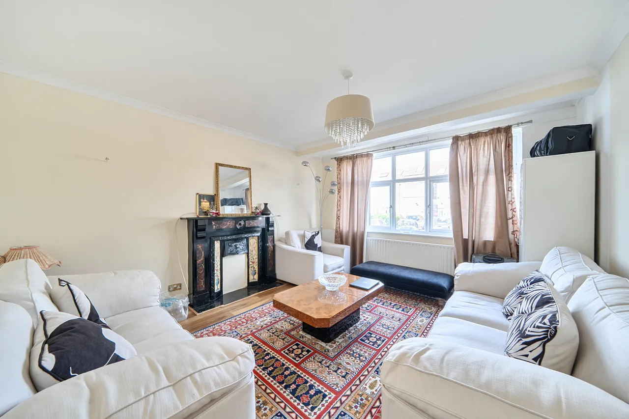 Chapman Crescent, Harrow, HA3, photo 2