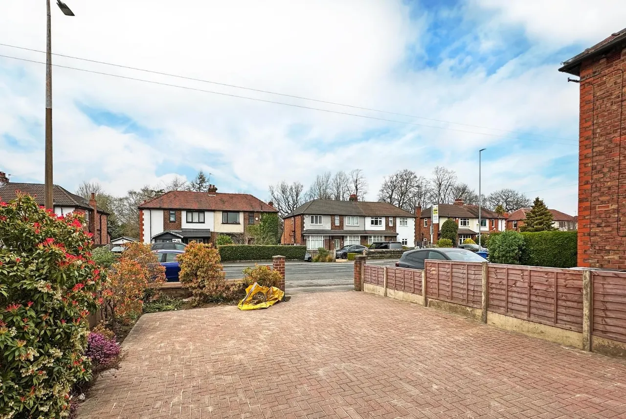 Stockport Road, Timperley, Cheshire WA15 7SR, photo 20