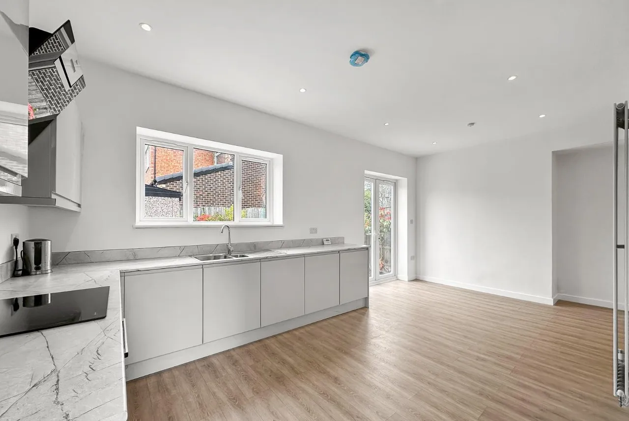 Stockport Road, Timperley, Cheshire WA15 7SR, photo 5