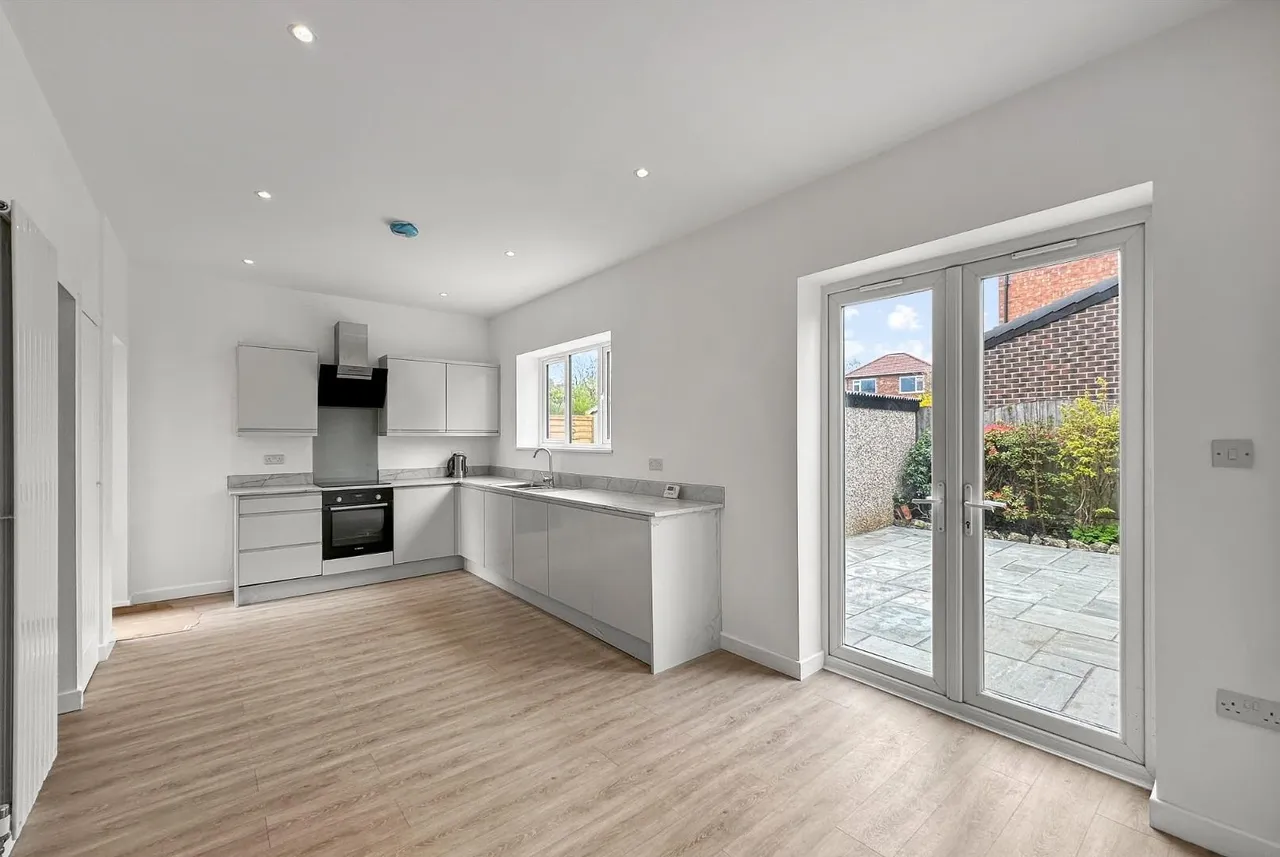 Stockport Road, Timperley, Cheshire WA15 7SR, photo 4