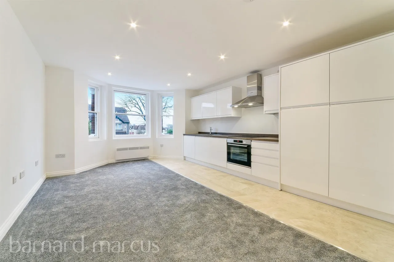 2 bed flat to rent, Park Lane, Wallington, SM6