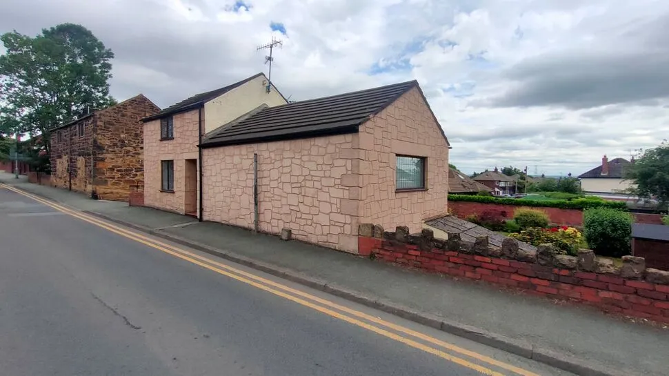High Street, Johnstown, Wrexham, LL14, photo 2