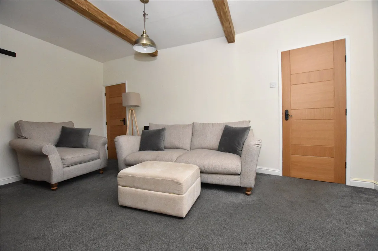 Bradford Road, Drighlington, BD11, photo 12