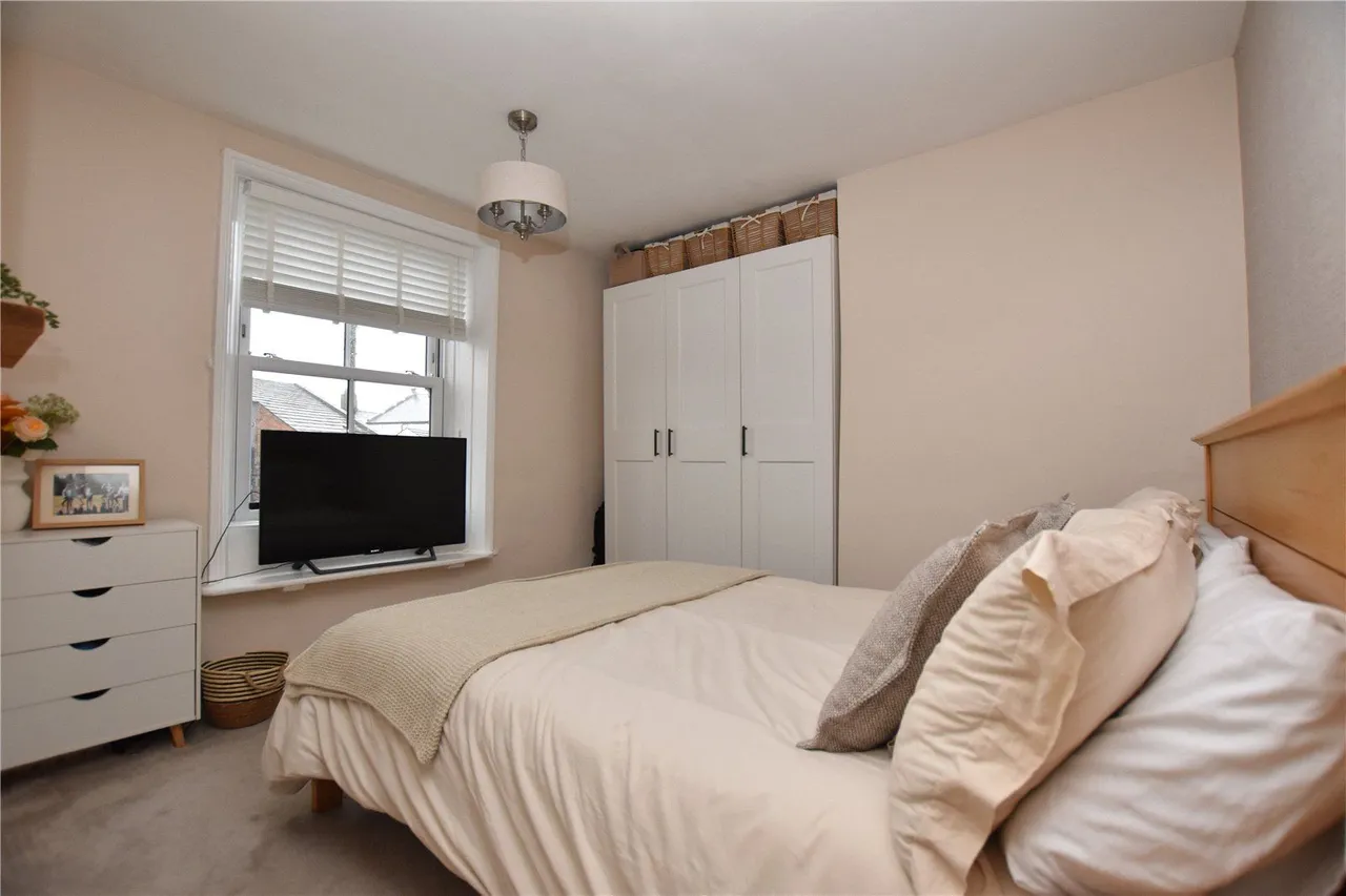 Bradford Road, Drighlington, BD11, photo 5