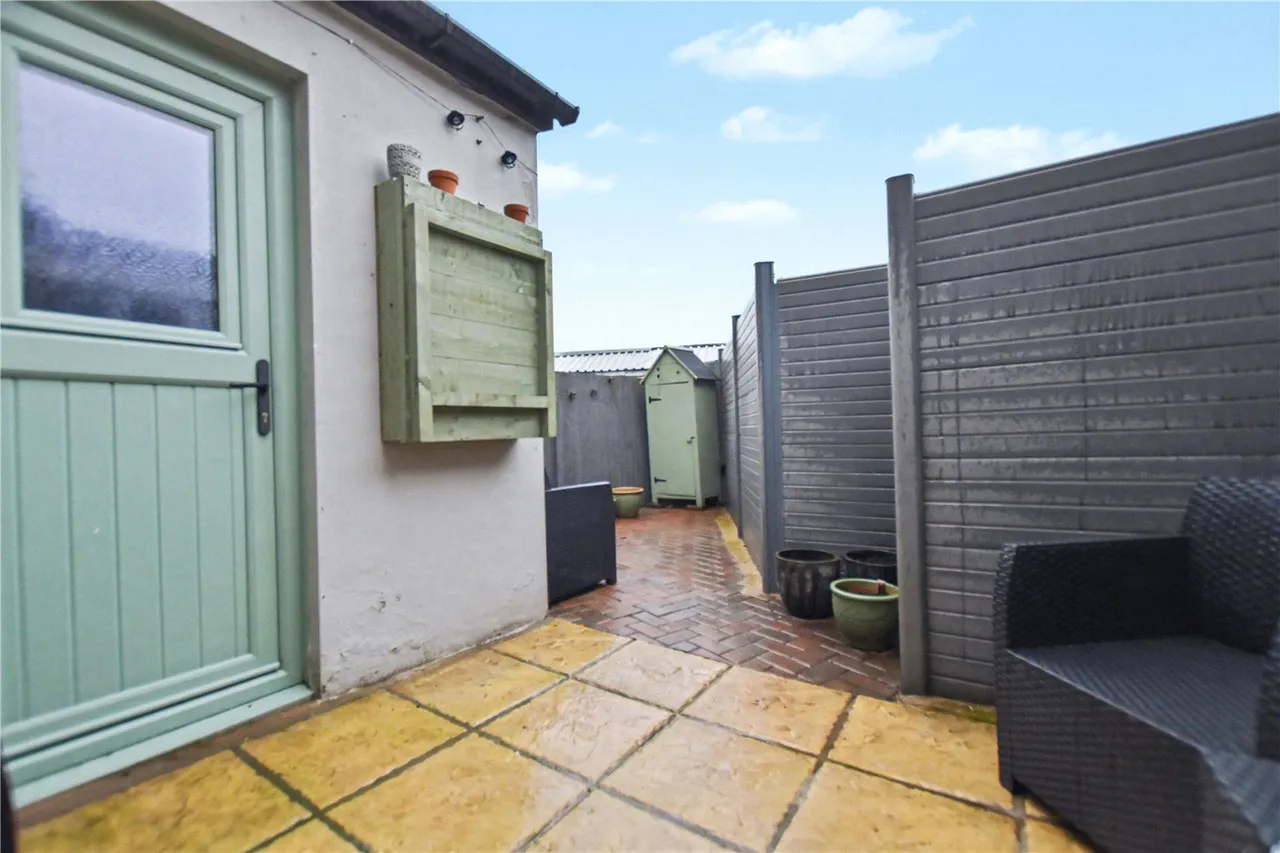 Bradford Road, Drighlington, BD11, photo 10