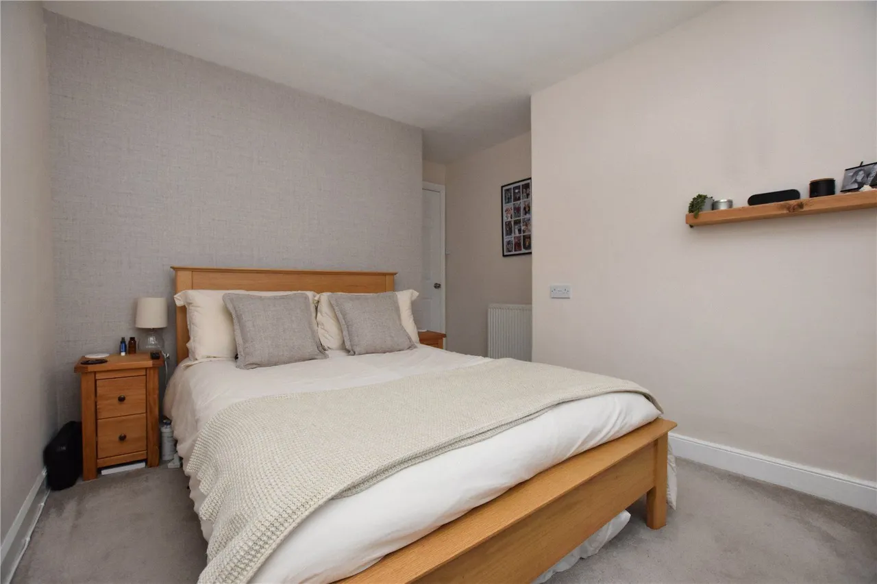 Bradford Road, Drighlington, BD11, photo 6