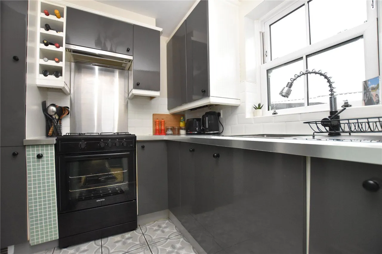 Bradford Road, Drighlington, BD11, photo 4